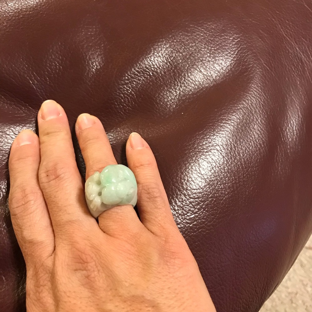 Hand carved Solid Jadeite Ring Sz 6.5